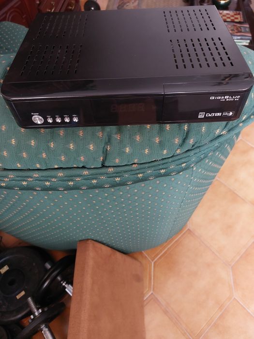 Vendo box  TV Giga Blue HD 800 SE