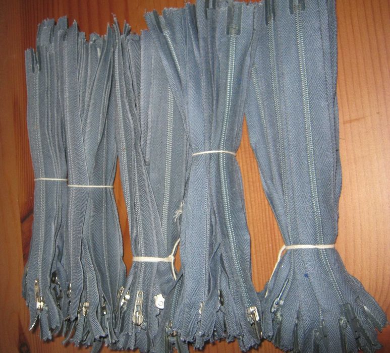 Nowe zamki błyskawiczne plastikowe o dl 17cm - 10szt = 5zł