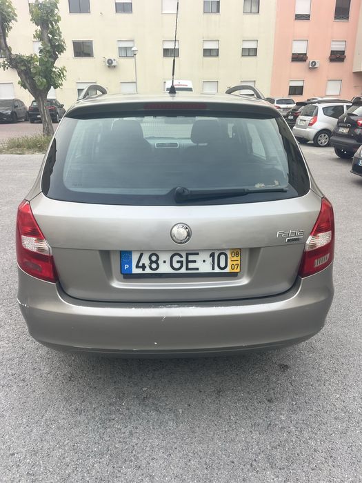 Boas vendo skoda fabia 1.2 gasolina