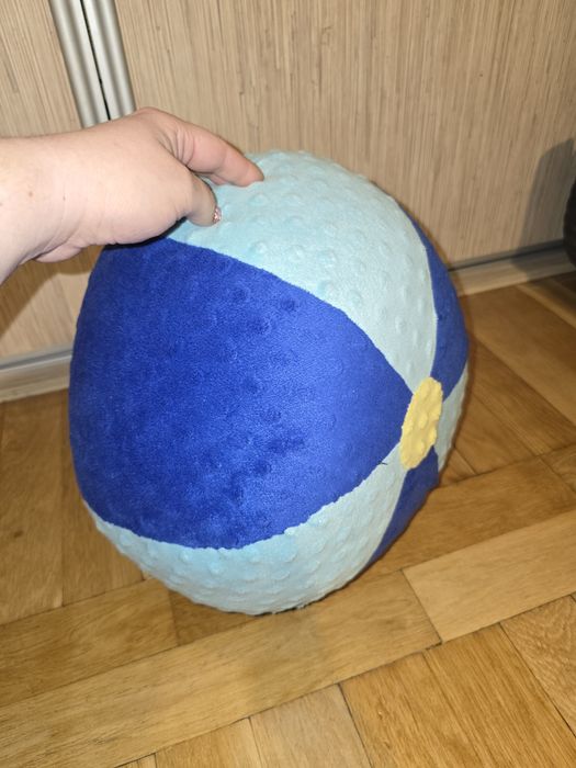 Piłka pluszowa - puf handmade