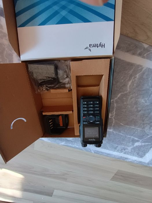 Nowa Hytera PD785 UHF/DMR dwie baterie