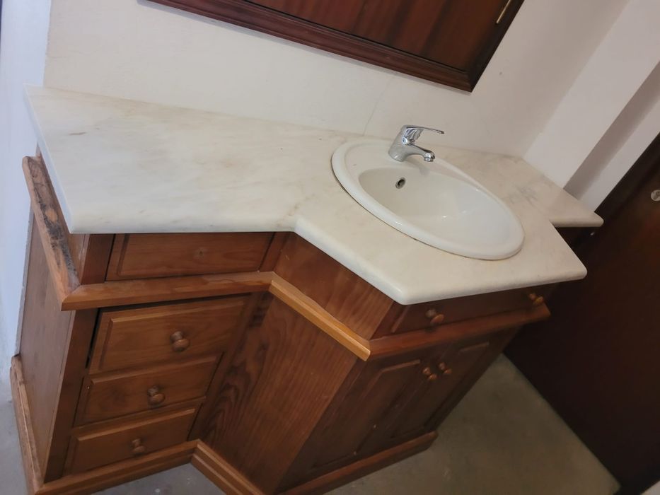 Móvel de casa de banho usado