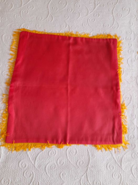 Almofada Oriental ( 40 X 40 centímetros )  Muito antiga