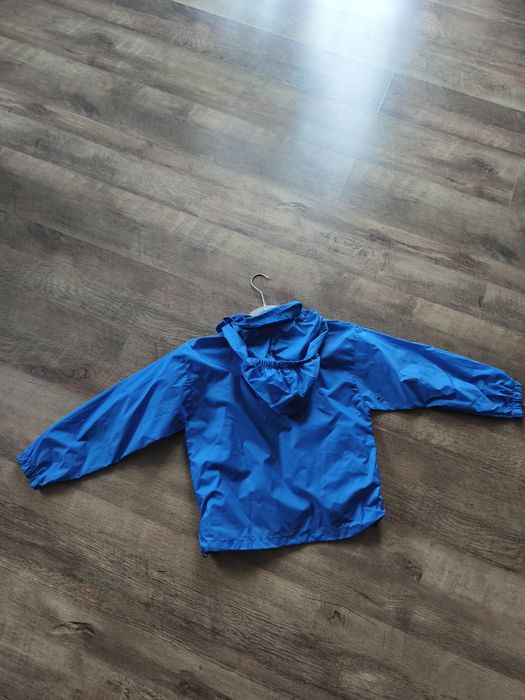 kurtka przeciwdeszczowa 7- 8 lat