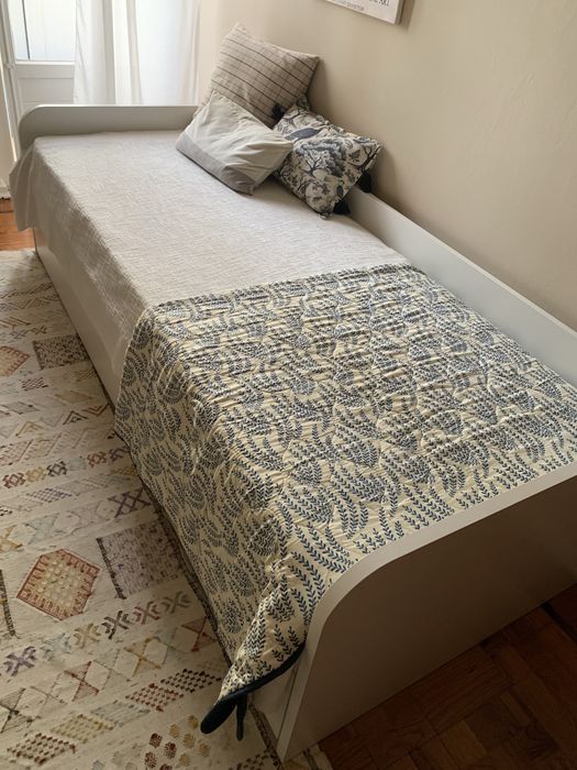 Cama gaveta em optimo estado!