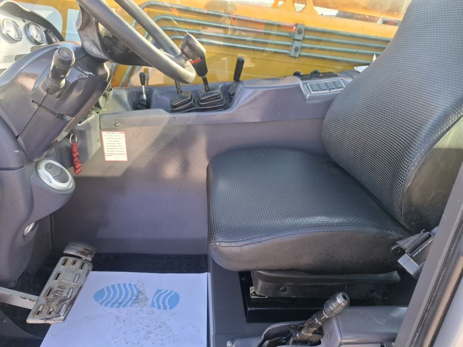 Manitou telescópico 932 com matrícula