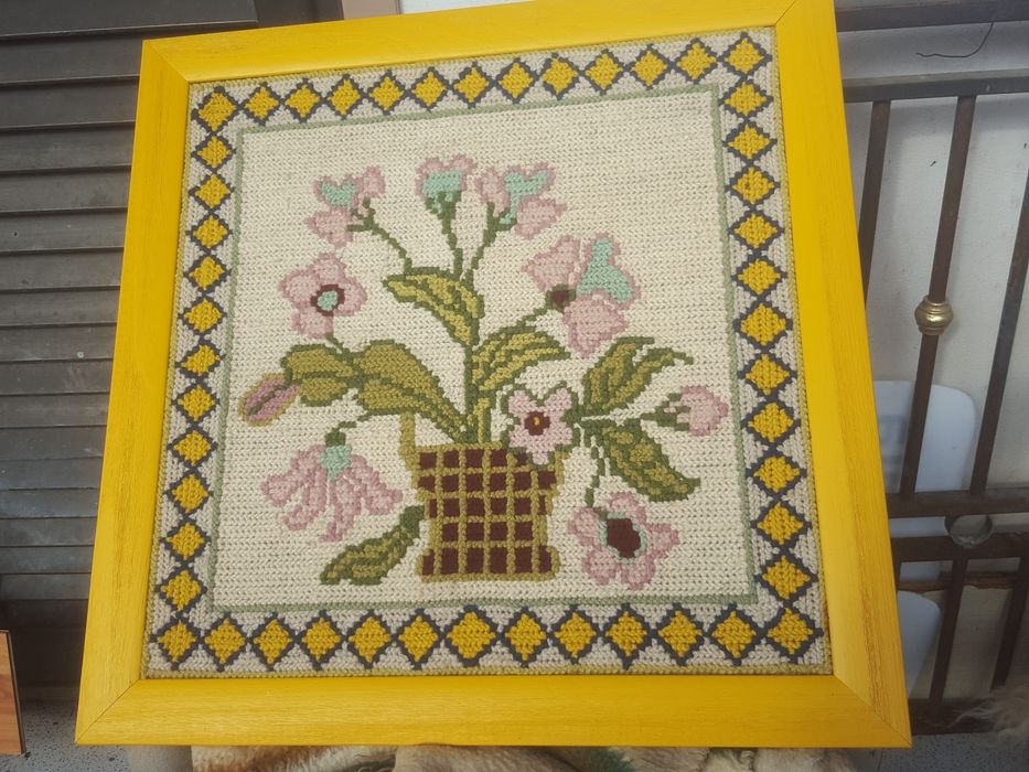 Quadro  em tapeçaria  feito  á  mão