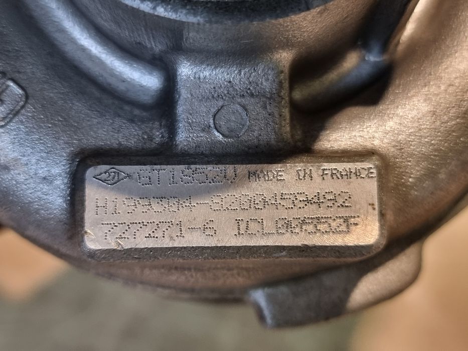 Turbosprężarka turbo turbina Renault 2.2 dCi 8200459492 używana część