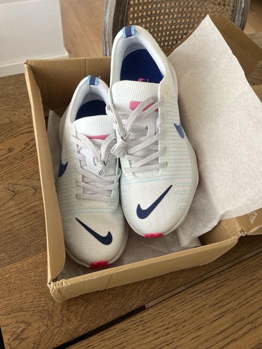 Tenis nike novos