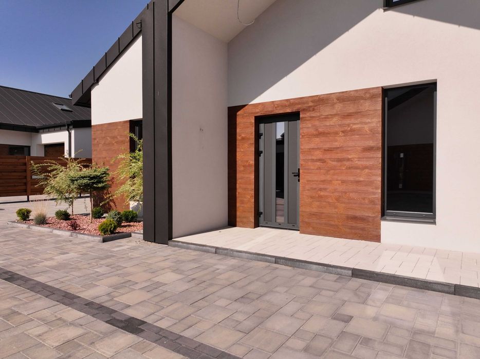 Продам вишуканий будинок із другим світлом! Гараж! 5 сотих землі 140м2