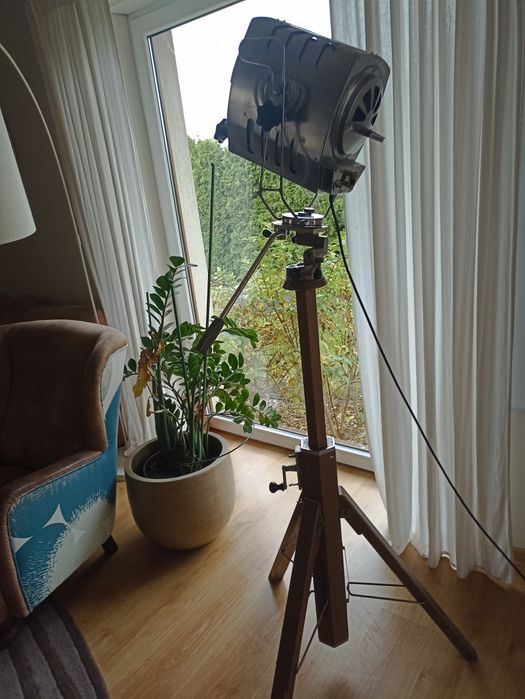 Lampa reflektor LOFT Wi-fi