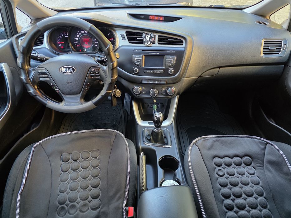 Kia Ceed, modelo 2013, diesel, em excelente estado, basta abastecer e sair dirigindo. — photo 2