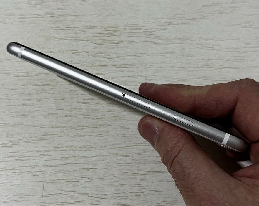 IPhone SE (2 GEN) 64 GB White MX9T2FS/A A2296