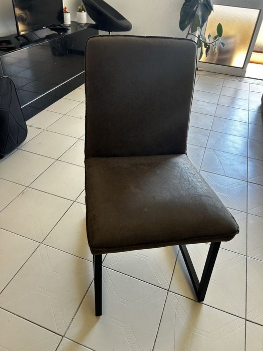 Vendo duas  cadeiras estofadas