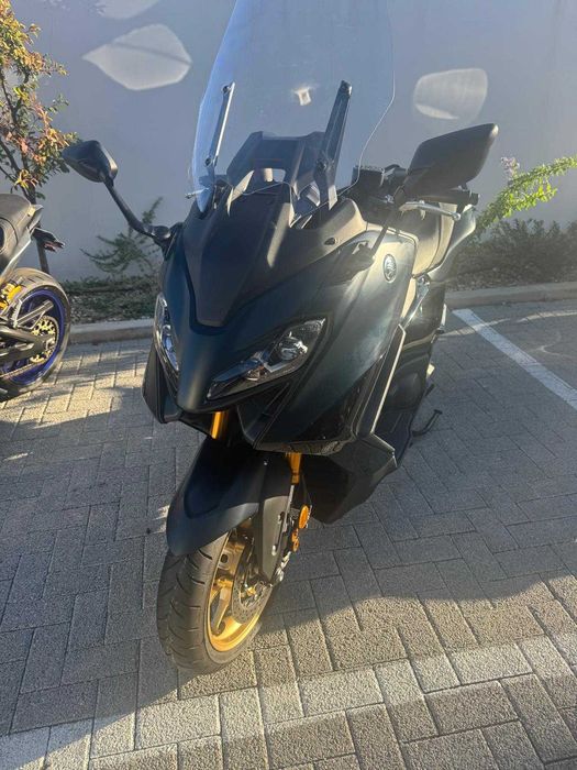 MOTOCICLO YAMAHA TMAX560