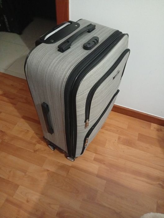 Malas de viagem usadas