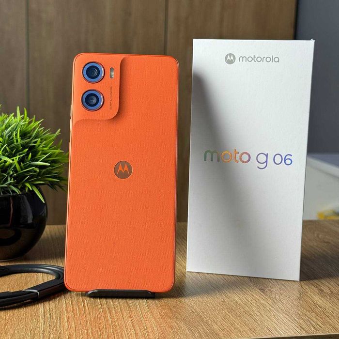 НОВИЙ Телефон Motorola Moto G06 4/64GB NFC Orange Смартфон Купити