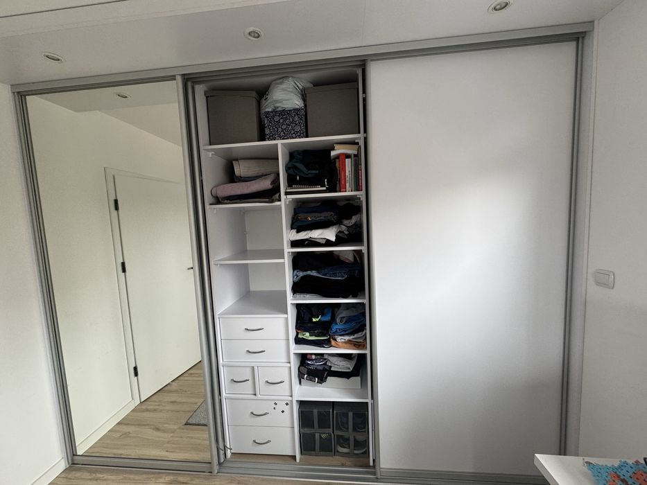 Szafa biala duza do zabudowy