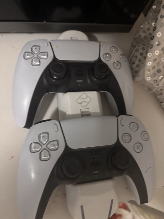 Playstation 5 em perfeito estado.