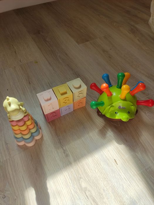 Іграшки для малюків