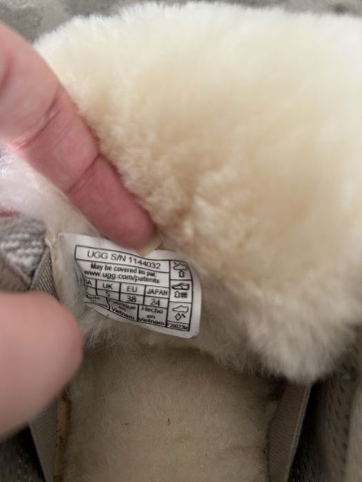 UGG  Lowmel  кросівки, 38 розмір