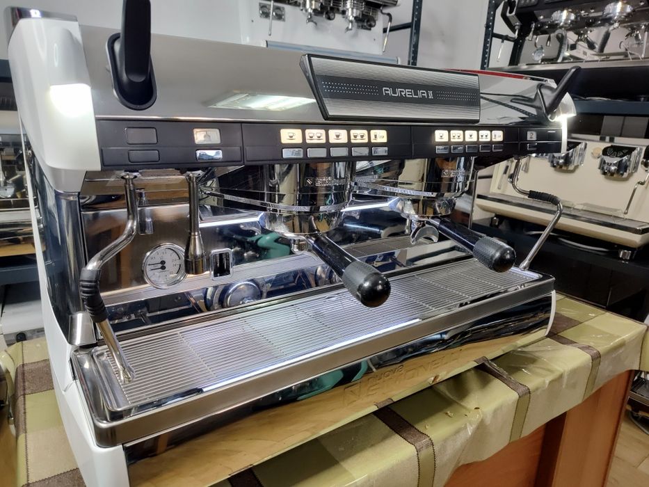Професійна  кавомашина nuova simonelli Aurelia 2