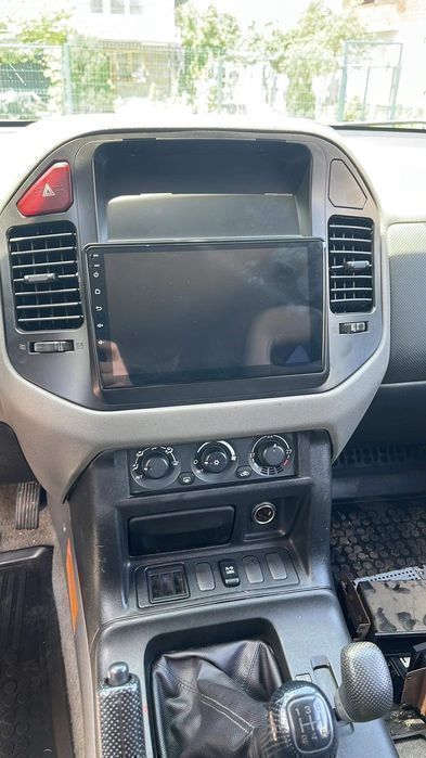 Radio Android 9” CarPlay Android Auto – Mitsubishi Pajero V60, V73
