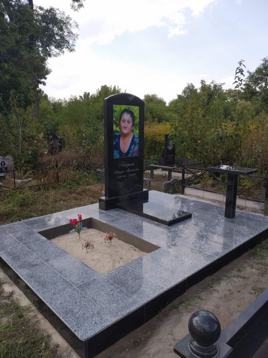 Встановлення памʼятників