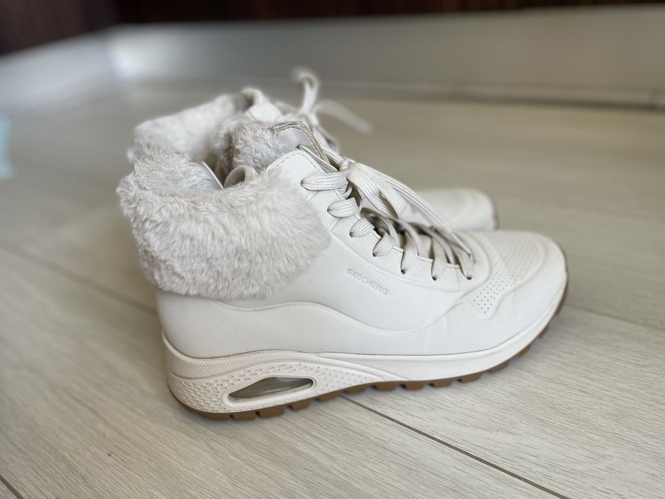 Жіночі зимові хай-топи 41 р. Skechers  кросівки  Черевики ботінки