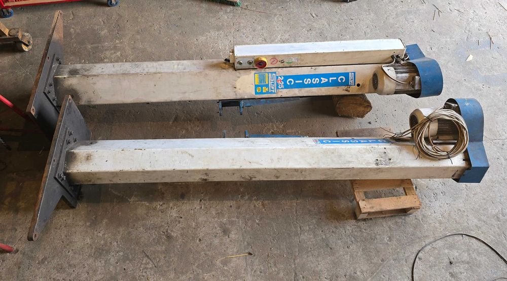 Podnosnik samochodowy dwukolumnowy