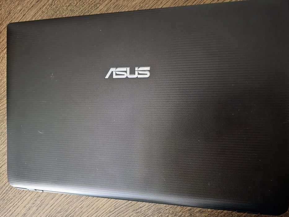 Portátil Asus i5 excelente estado estético