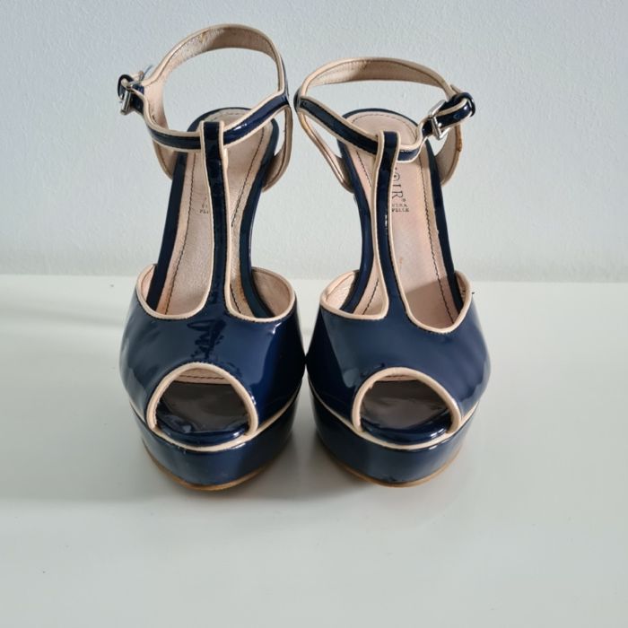 Sapato alto, 37 Café Noir