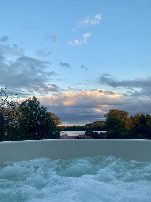 Domek nad jeziorem Drawskim jacuzzi jezioro drawsko drawskie czaplinek