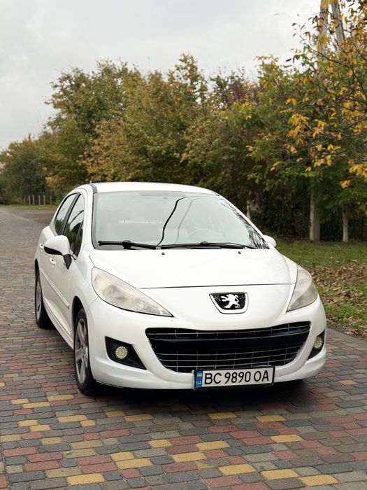 продаж Пежо Peugeot 207 2011 рік дизель