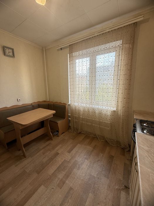 Продам квартиру Песочин