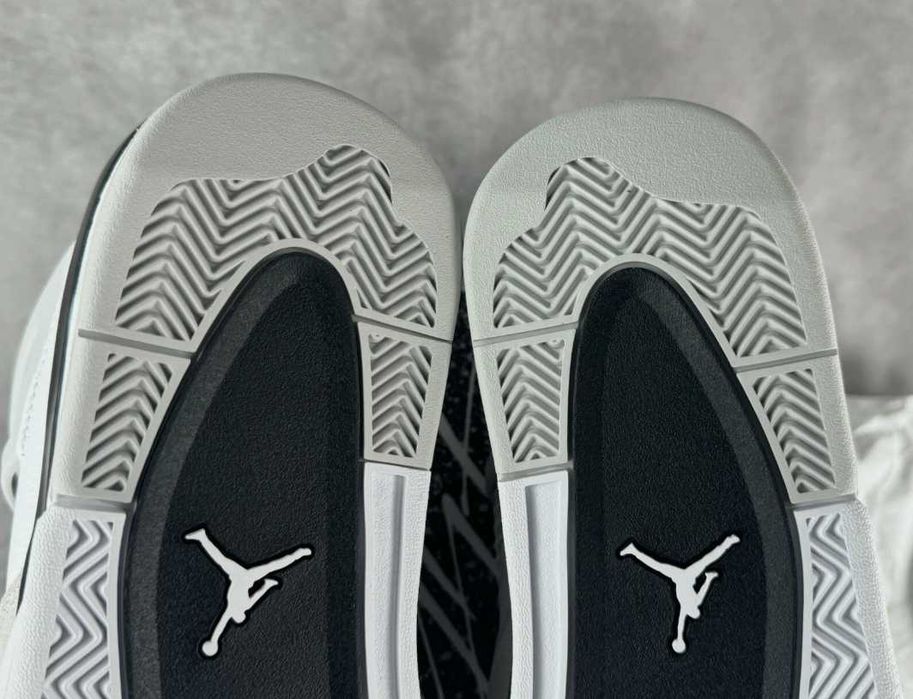 Jordan 4 Retro Military Black R.39