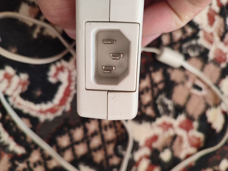 Продається зарядка Sony до ноутбука