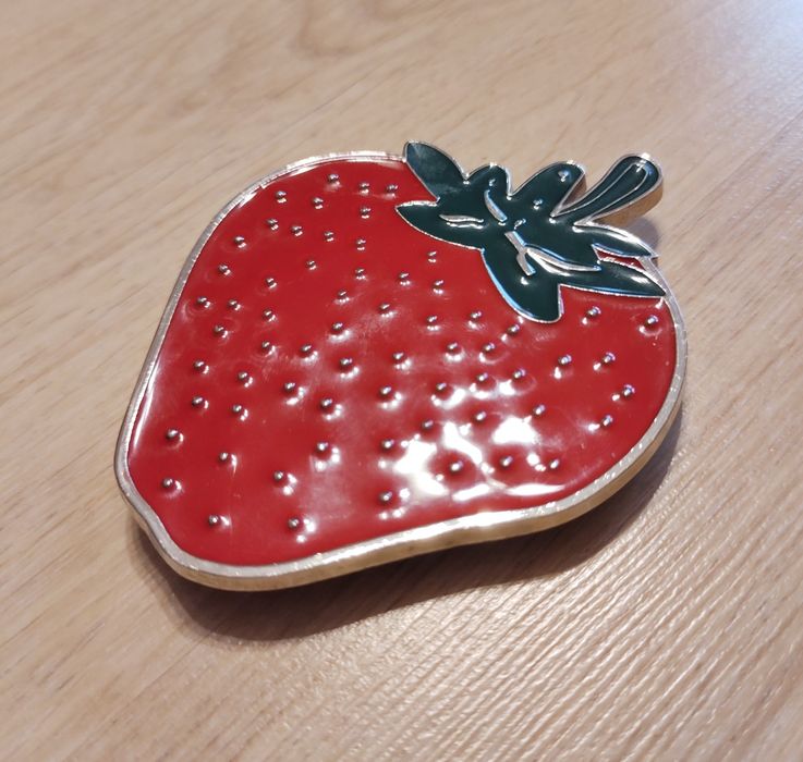 Odjazdowa klamra do paska - truskawka / na pasek o szerokości 4cm