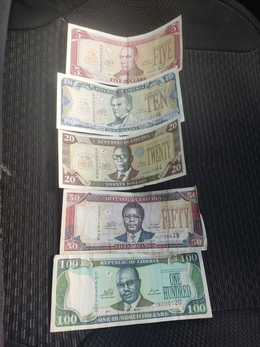 Купюри країни Ліберія повний набір