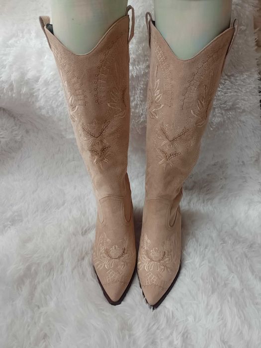 (39/40) Będzie, bogato zdobione haftem Kozaki kowbojki , NOWE