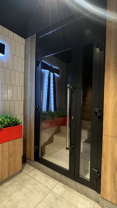 Приміщення в самому центрі, Театральна площа, КFC
