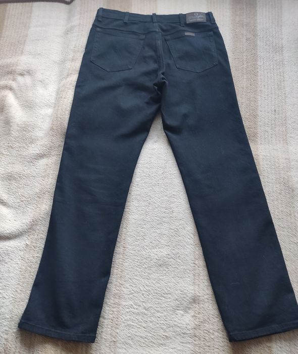 Продам мужские стретчевые джинсы wrangler w36-l34