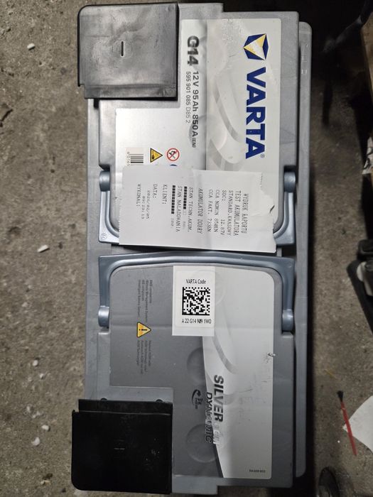Akumulator VARTA silver dynamic AGM