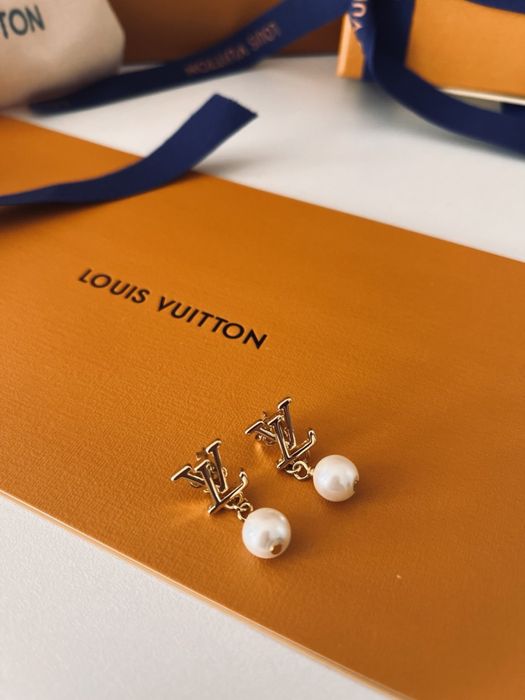 Серьги Louis Vuitton из жемчуга новые оригинальные