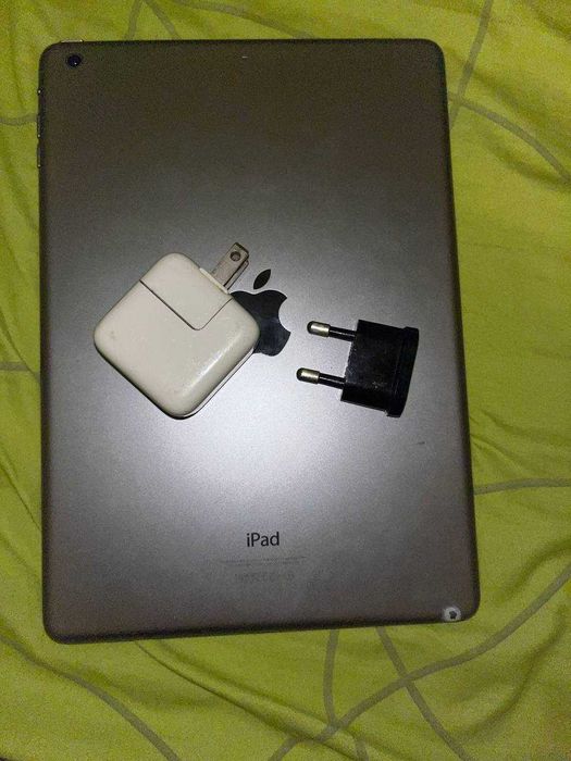 Продам iPad Air 1 32GB (б/у, слабкий акумулятор)