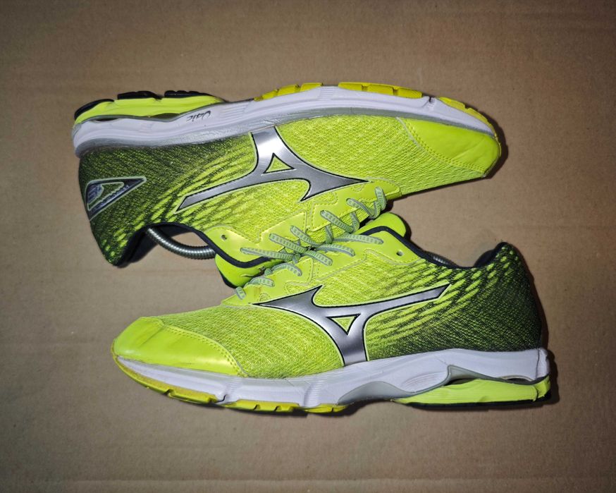 Оригінальні Кросівки Mizuno Wave Rider 19