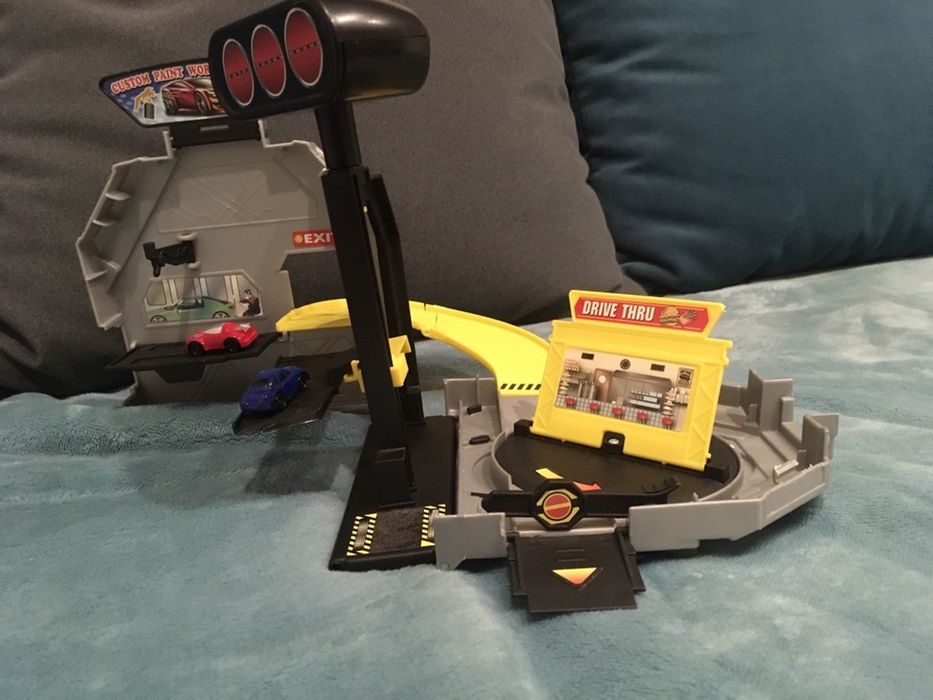 Przenosny parking z winda