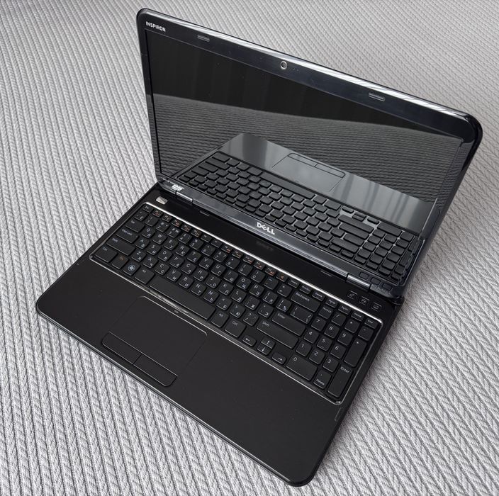 Ноутбук  DELL inspiron 15.6