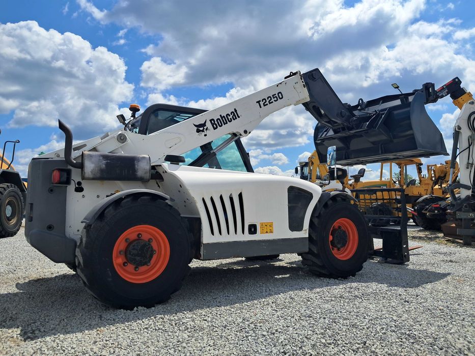 Ładowarka Teleskopowa BOBCAT T2250  / 14r! / Manitou 625 / Kramer / weidemann
