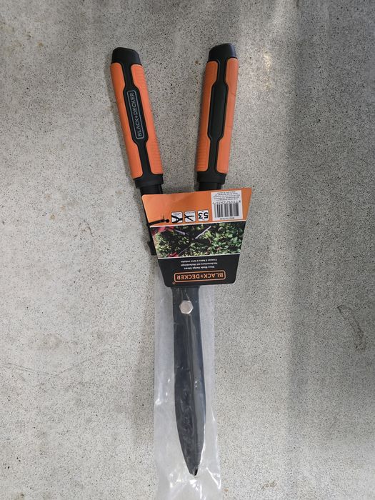 Nożyce do żywopłotu Black +Decker.